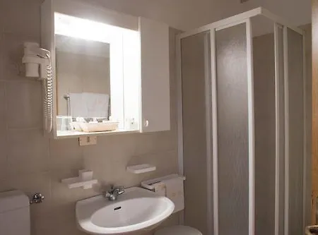 Aktiv Eden Hotel 3*